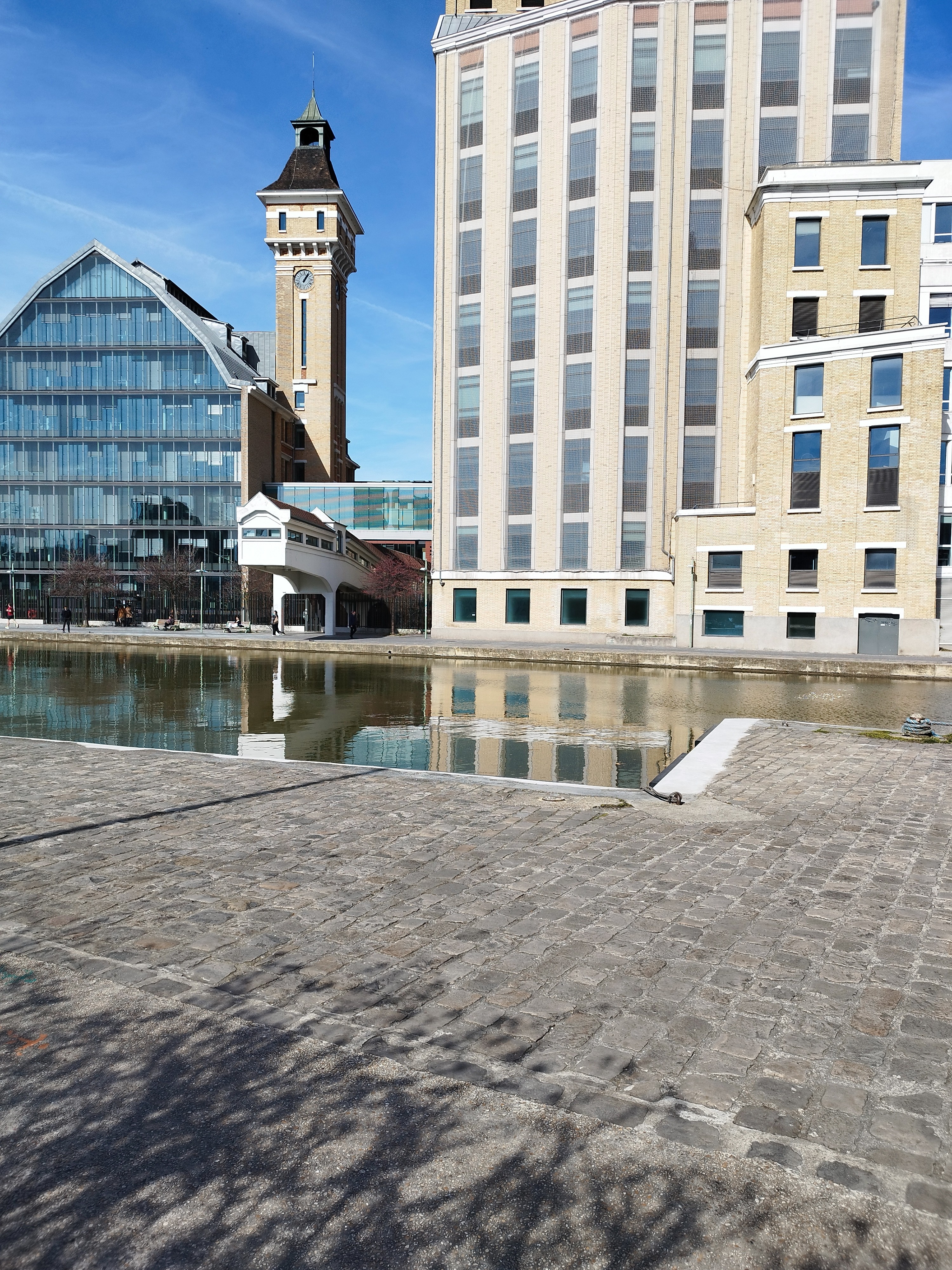 Canal de l'Ourcq a La Villette (00d)