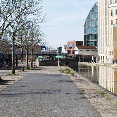 Canal de l ourq a la villette00b